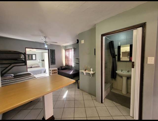 1 BEDROOM PROPERTY TO RENT IN UVONGO BEACH